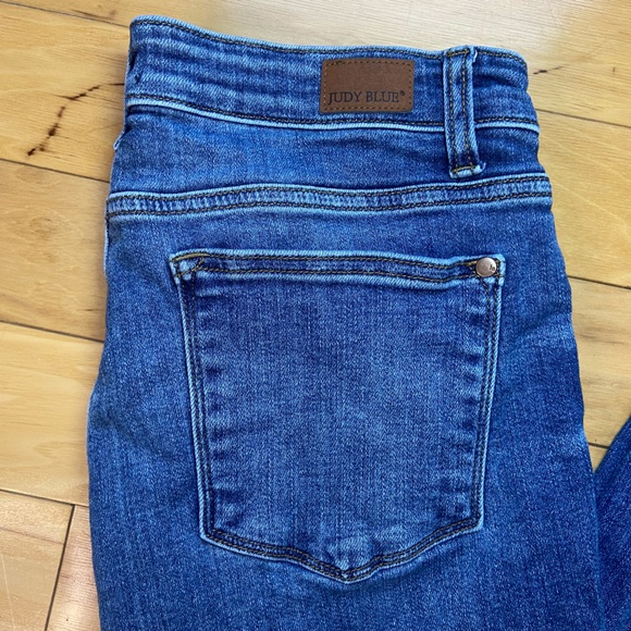 Judy Blue Mid Rise Skinny Fit Medium Wash Jeans Size 13/31 Stretch Denim - Picture 2 of 9